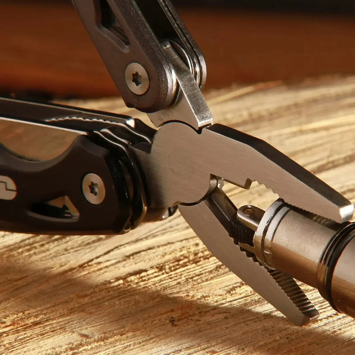 True Utility Seven Multitool True Utility