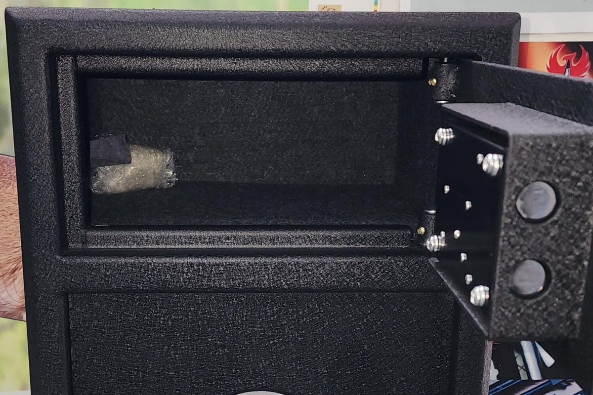 Upper compartment of the Buffalo River Platinum 7 gun safe